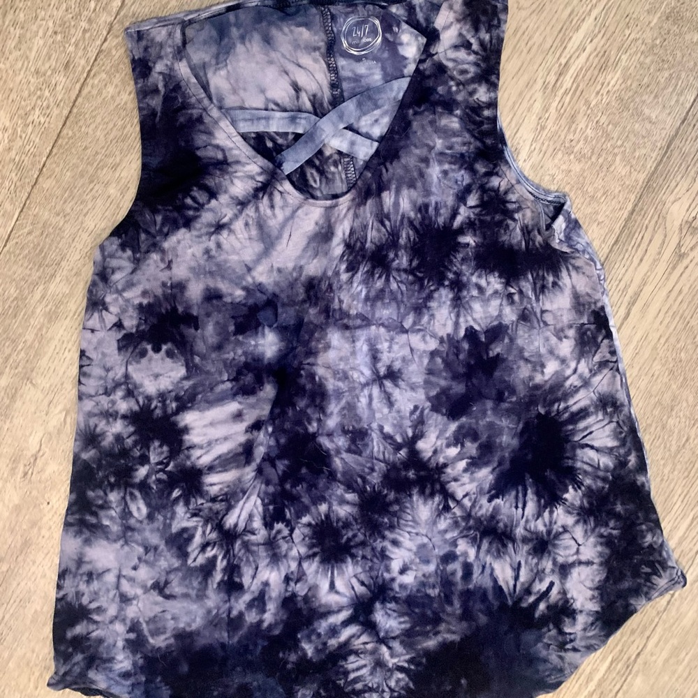 NWOT Blue tie-dye criss-cross tank 💙